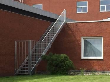 Varmgalvaniseret trappe til Hobro sygehus